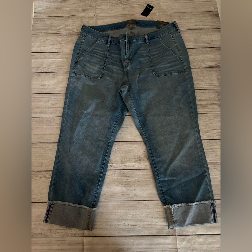 torrid Washed Blue Boyfriend Crop Jeans